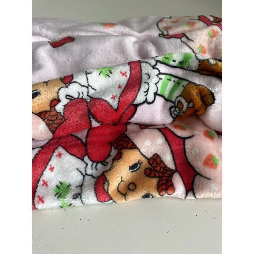 Strawberry Shortcake 50 X 70” Soft‎ Plush Throw Blanket Retro Classic NEW